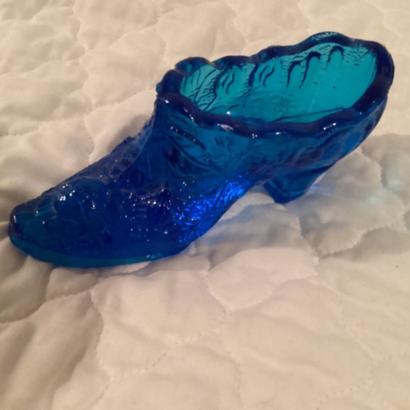 VINTAGE BLUE GLASS SHOE DECORATION BY KANAWHA GLASS COMPANY - Picture 3 of 9